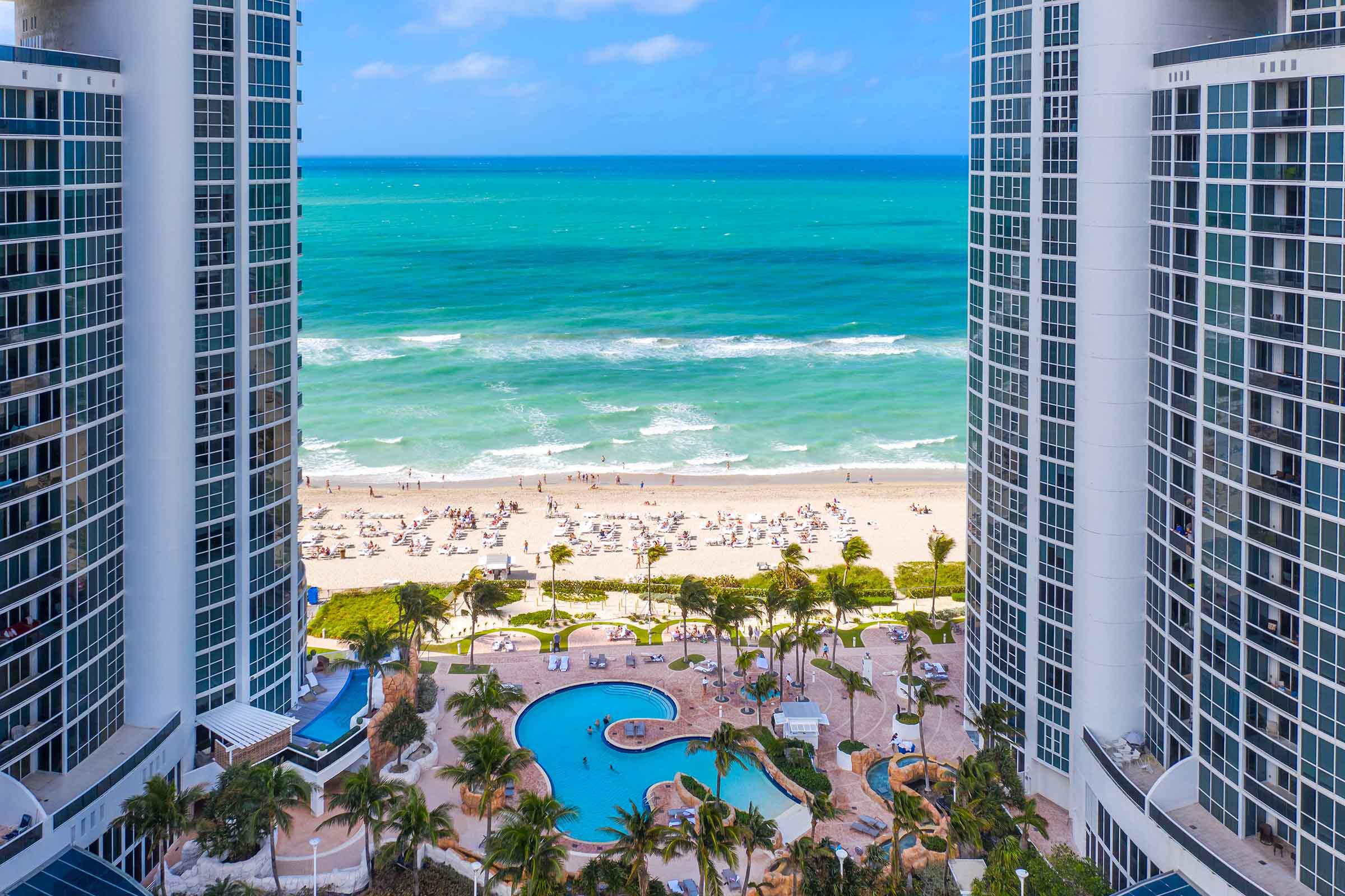 Trump Palace Pool and Beach